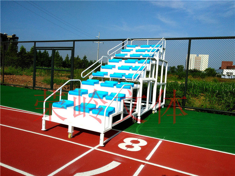 大运会倒计时100天主题列车上线车厢植入“移动运动场”(图1)