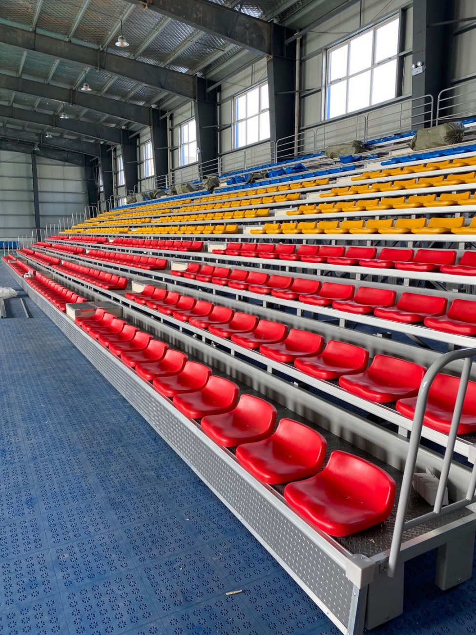 落子未来产业！人形机器人亮相运动场智能水平持续提升(图1)